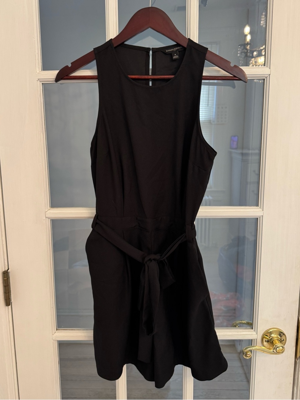 BANANA REPUBLIC Women’s Black Sleeveless Scoop Neck Tie Waist Romper Size 4